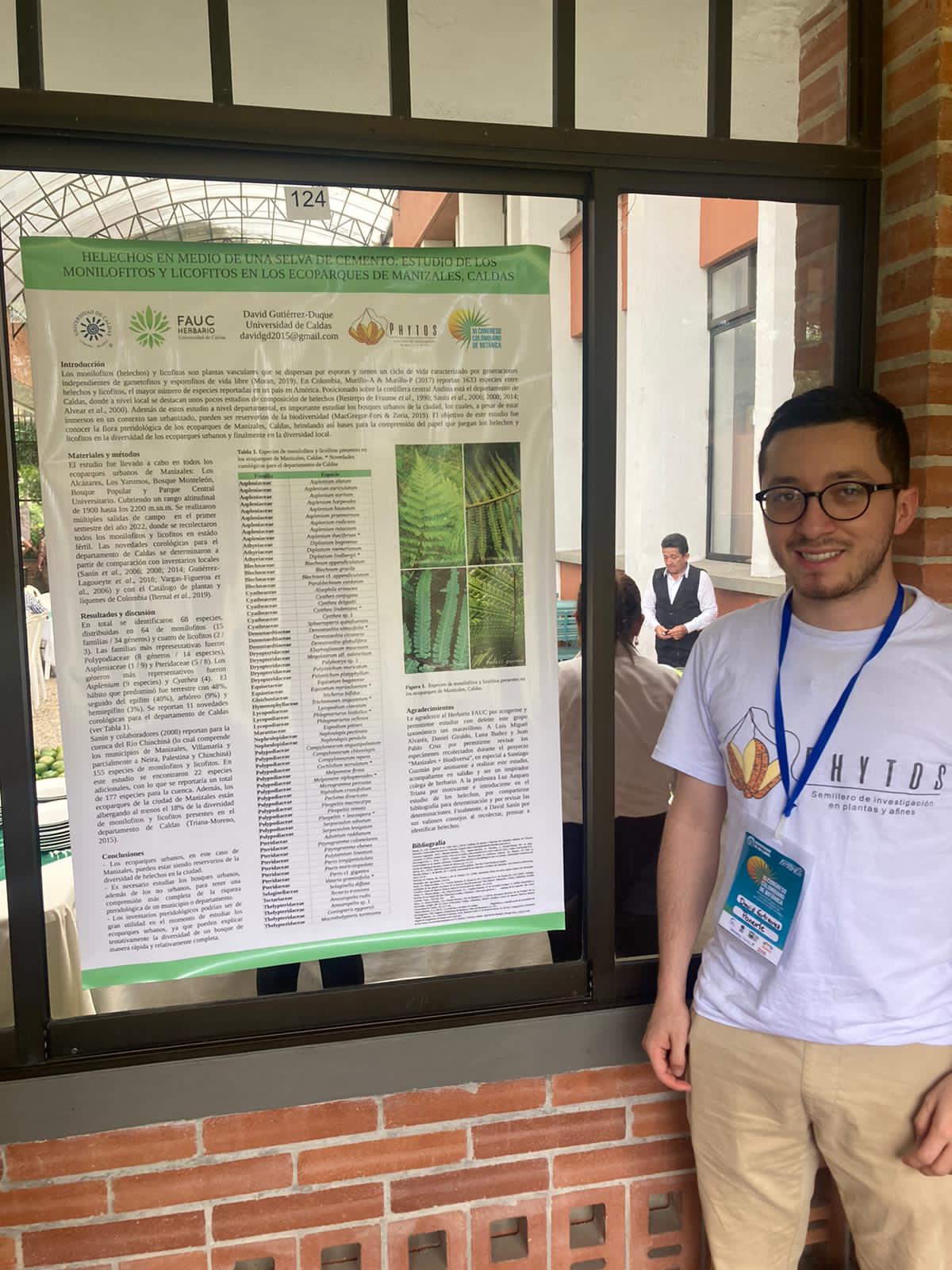 Presenting a poster about ferns in XI Congreso Colombiano de Botánica